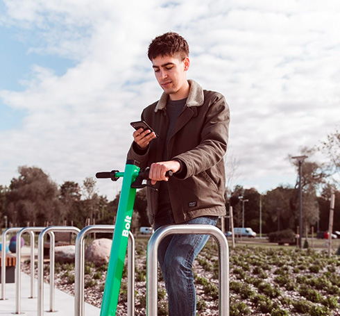 How to ride an electric scooter: A beginner-friendly guide